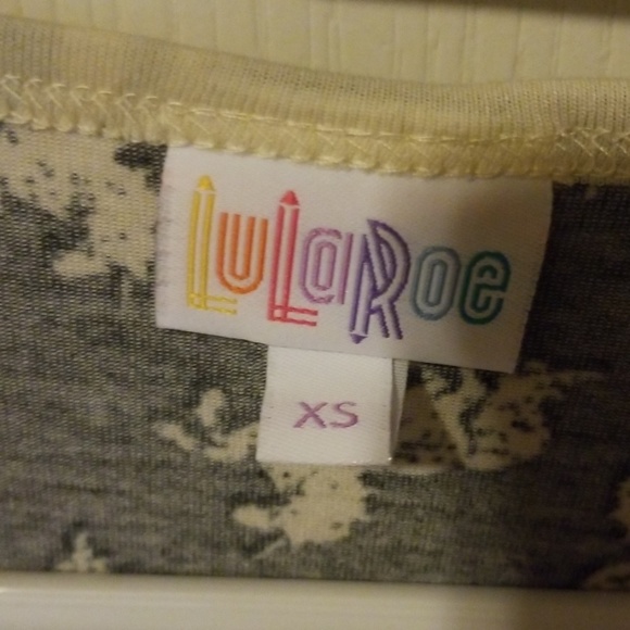 New LuLaRoe Unicorn XS Irma black top - Picture 3 of 4